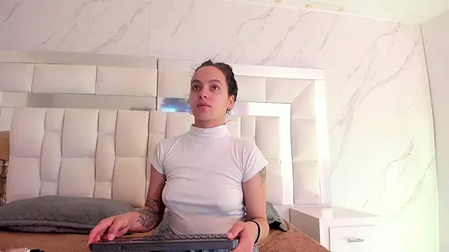 Maia Park online show from 02-25-26, 11:43