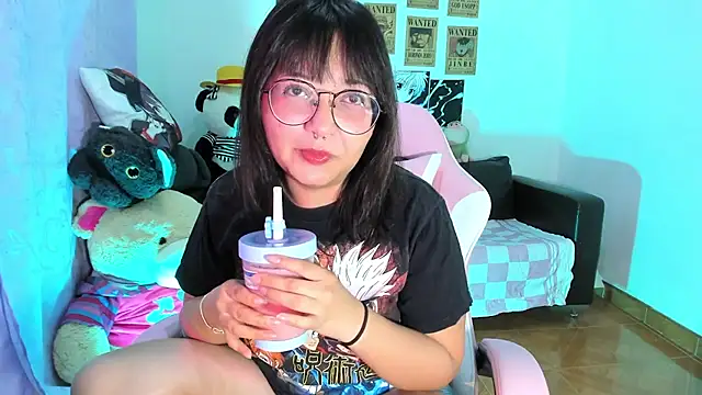 Lolii Zoe online show from 10-06-25, 12:56