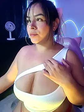 Snapshot of Danniela20 chatting on 11-11-25, 06:19 Danniela20 online show from 11-11-25, 06:19