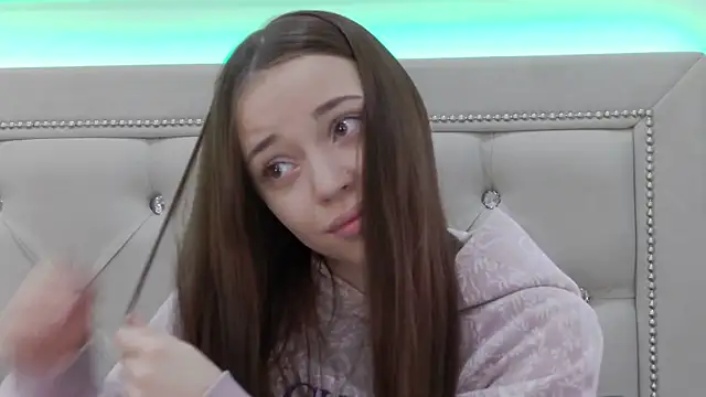 ZoeyNeal online show from 03-01-26, 02:17