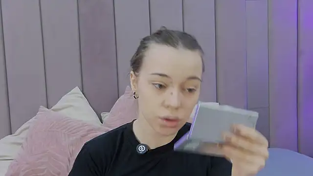 ZoeyNeal online show from 04-12-26, 02:20