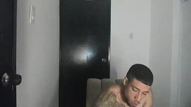 ThiagoLugo online show from 06-18-26, 04:44