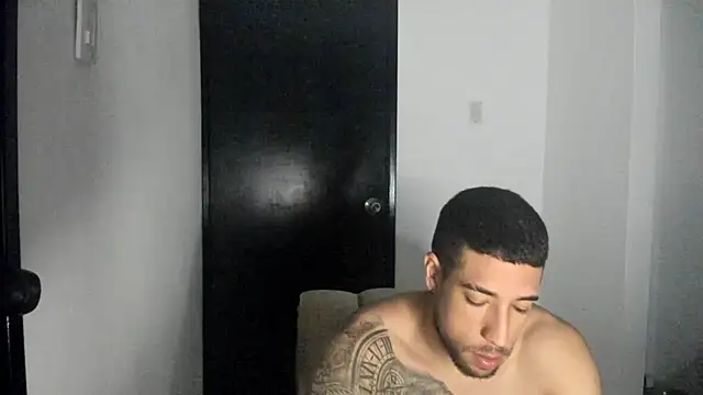 Snapshot of ThiagoLugo chatting on 05-28-26, 02:41 ThiagoLugo online show from 05-28-26, 02:41