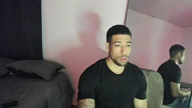Snapshot of ThiagoLugo chatting on 10-13-25, 02:24 ThiagoLugo online show from 10-13-25, 02:24