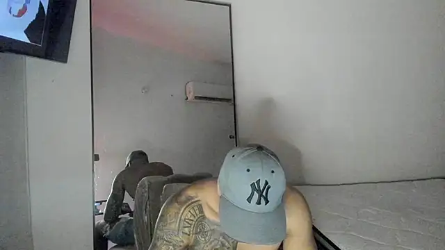 Snapshot of ThiagoLugo chatting on 09-19-25, 05:22 ThiagoLugo online show from 09-19-25, 05:22