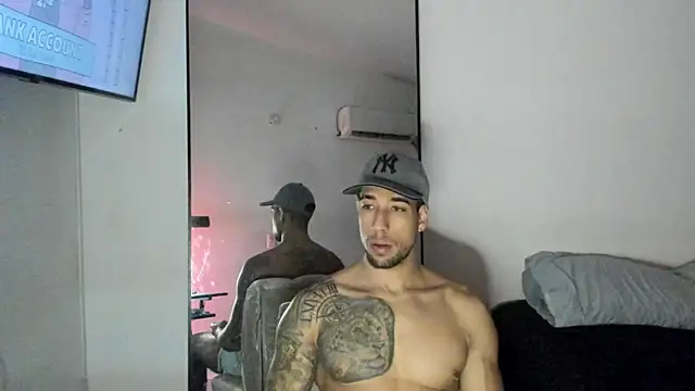 Snapshot of ThiagoLugo chatting on 09-11-25, 01:49 ThiagoLugo online show from 09-11-25, 01:49