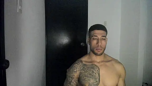 Snapshot of ThiagoLugo chatting on 05-21-26, 07:39 ThiagoLugo online show from 05-21-26, 07:39