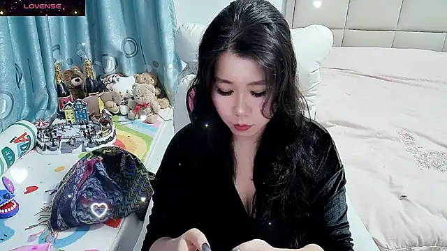 Onlyxixi online show from 11-17-25, 01:37