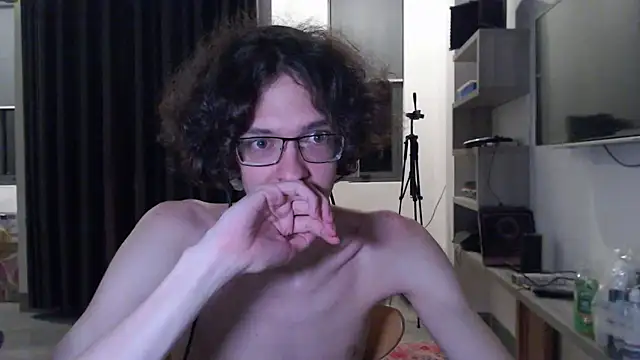 Snapshot of LovesomeCookie chatting on 03-03-26, 04:58 LovesomeCookie online show from 03-03-26, 04:58