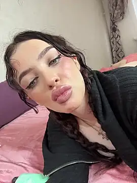 Hannah xBaby online show from 11-27-25, 08:37