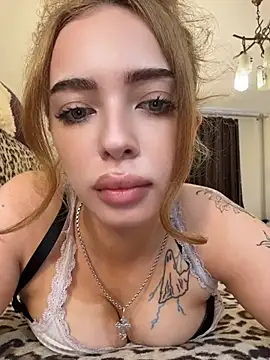Snapshot of Hannah_xBaby chatting on 06-23-26, 01:09 Hannah xBaby online show from 06-23-26, 01:09