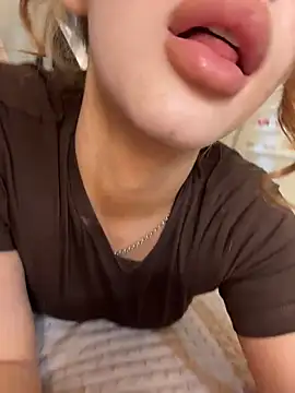 Snapshot of Hannah_xBaby chatting on 06-25-26, 03:28 Hannah xBaby online show from 06-25-26, 03:28