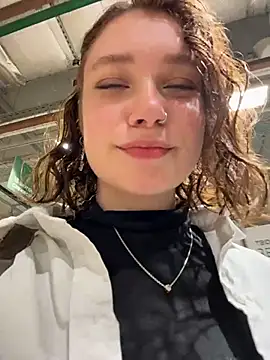 lucy-joy online show from 09-29-25, 10:22