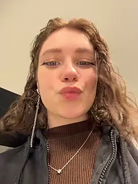 lucy-joy online show from 12-19-25, 10:28