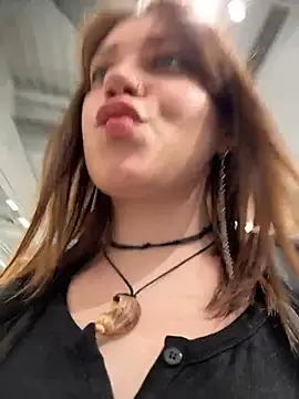 Snapshot of lucy-joy chatting on 04-28-26, 11:25 lucy-joy online show from 04-28-26, 11:25