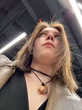 lucy-joy online show from 04-19-26, 11:22