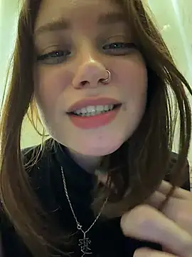 Snapshot of lucy-joy chatting on 05-11-26, 04:04 lucy-joy online show from 05-11-26, 04:04