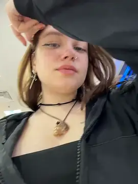 Snapshot of lucy-joy chatting on 04-24-26, 08:27 lucy-joy online show from 04-24-26, 08:27