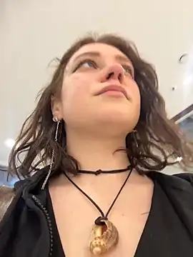 lucy-joy online show from 12-20-25, 09:12