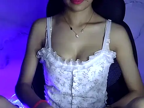Snapshot of Shizuka_11 chatting on 09-19-25, 11:03 Shizuka 11 online show from 09-19-25, 11:03