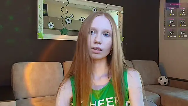 Snapshot of FoxyMira chatting on 06-21-26, 04:24 FoxyMira online show from 06-21-26, 04:24