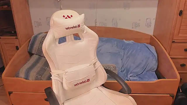 Dexter Bennett online show from 03-04-26, 05:10