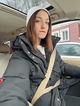 DollyTall online show from 12-18-25, 07:13