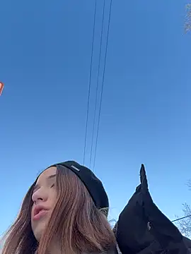 DollyTall online show from 12-21-25, 07:10