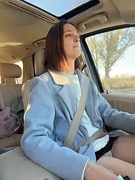 DollyTall online show from 10-22-25, 10:47