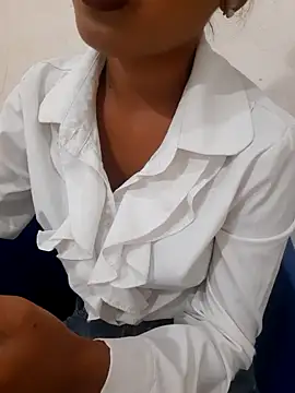 Snapshot of AnkitaDevi chatting on 05-11-26, 03:19 AnkitaDevi online show from 05-11-26, 03:19