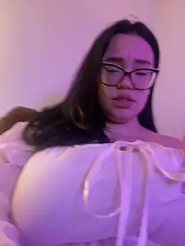 Emily Taylor2 online show from 10-29-25, 02:54