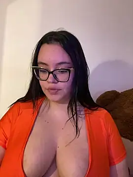 Emily Taylor2 online show from 11-13-25, 02:48