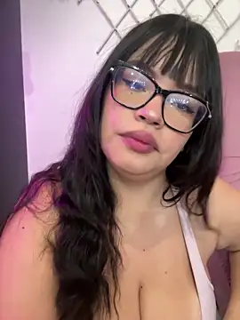 Snapshot of Emily_Taylor2 chatting on 06-30-26, 02:00 Emily Taylor2 online show from 06-30-26, 02:00