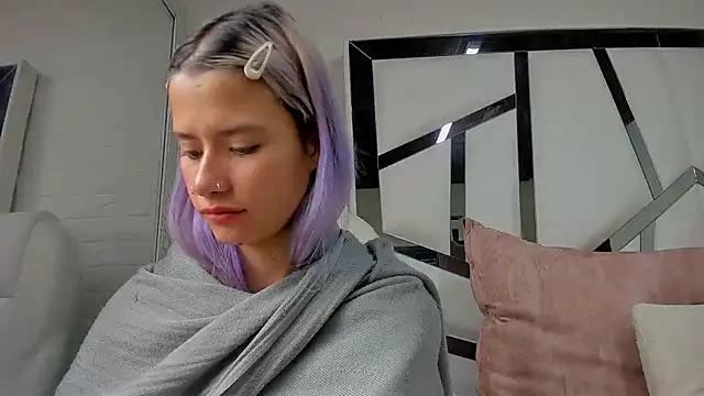 Snapshot of barbieambar chatting on 09-18-25, 01:03 barbieambar online show from 09-18-25, 01:03
