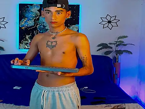 Snapshot of gabo_hotboy chatting on 05-17-26, 04:45 gabo hotboy online show from 05-17-26, 04:45