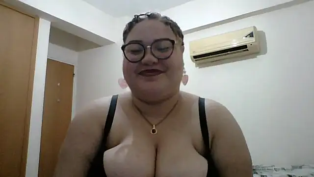 Snapshot of GoddessMocha chatting on 05-10-26, 09:38 GoddessMocha online show from 05-10-26, 09:38