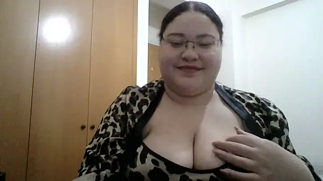 Snapshot of GoddessMocha chatting on 11-16-25, 10:02 GoddessMocha online show from 11-16-25, 10:02
