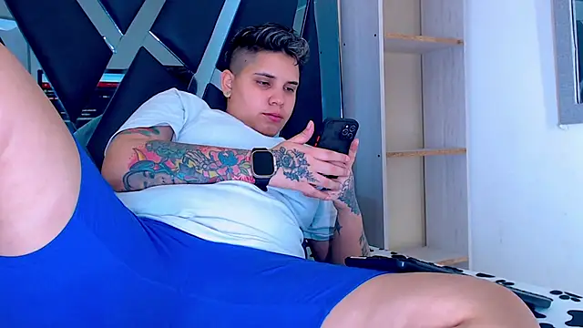 karla sexy21 online show from 10-25-25, 04:00