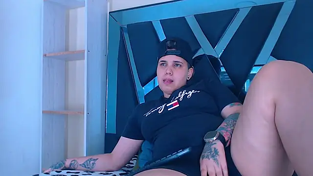 karla sexy21 online show from 10-31-25, 05:04