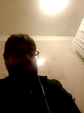 Snapshot of ynroh_87 chatting on 03-12-26, 12:38 ynroh 87 online show from 03-12-26, 12:38