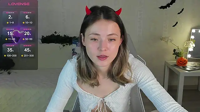 Snapshot of ArleneThomas chatting on 10-22-25, 12:59 ArleneThomas online show from 10-22-25, 12:59