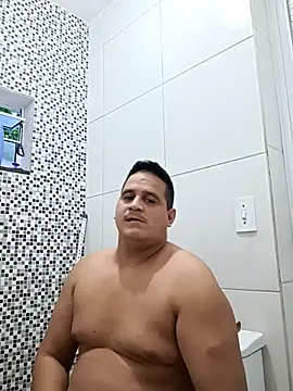 Snapshot of reguetones92 chatting on 05-13-26, 08:27 reguetones92 online show from 05-13-26, 08:27