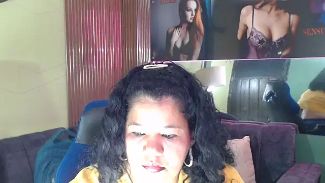 Snapshot of May_fk chatting on 10-21-25, 04:12 May fk online show from 10-21-25, 04:12