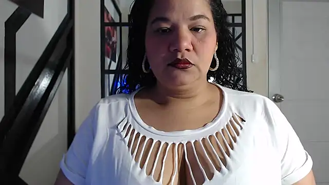 Snapshot of May_fk chatting on 10-22-25, 03:39 May fk online show from 10-22-25, 03:39