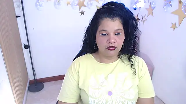 Snapshot of May_fk chatting on 09-18-25, 04:15 May fk online show from 09-18-25, 04:15