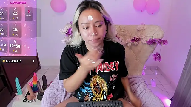 Snapshot of Nataliahenao69 chatting on 10-23-25, 02:16 Nataliahenao69 online show from 10-23-25, 02:16
