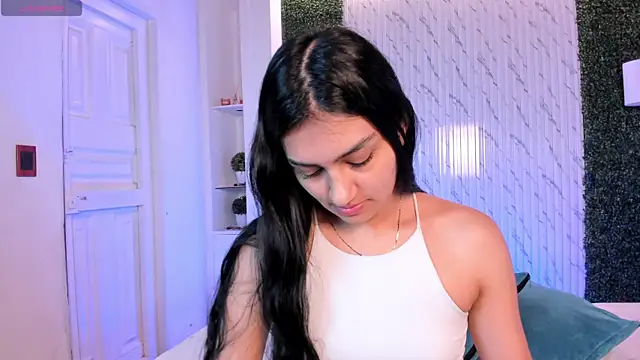 AidaJones online show from 12-22-25, 11:43