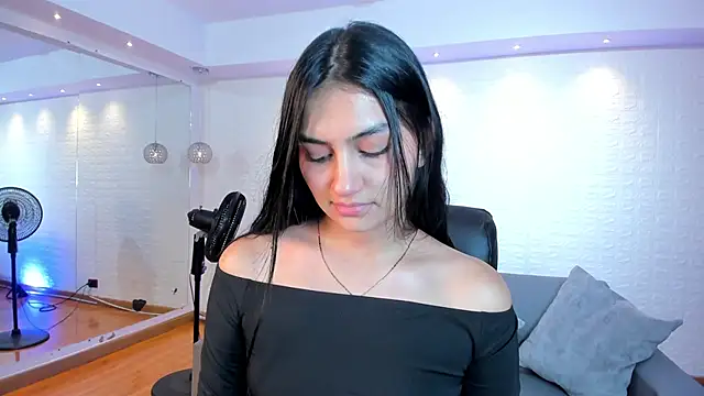 AidaJones online show from 12-14-25, 01:17