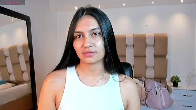 AidaJones online show from 12-17-25, 11:37