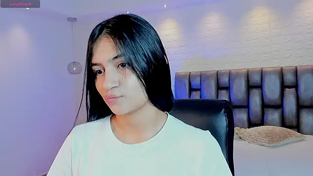 AidaJones online show from 04-10-26, 12:01